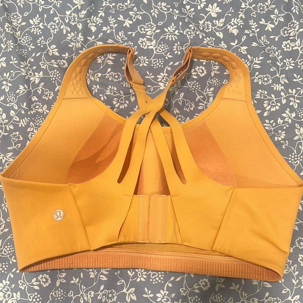 34DD LULULEMON sports bra